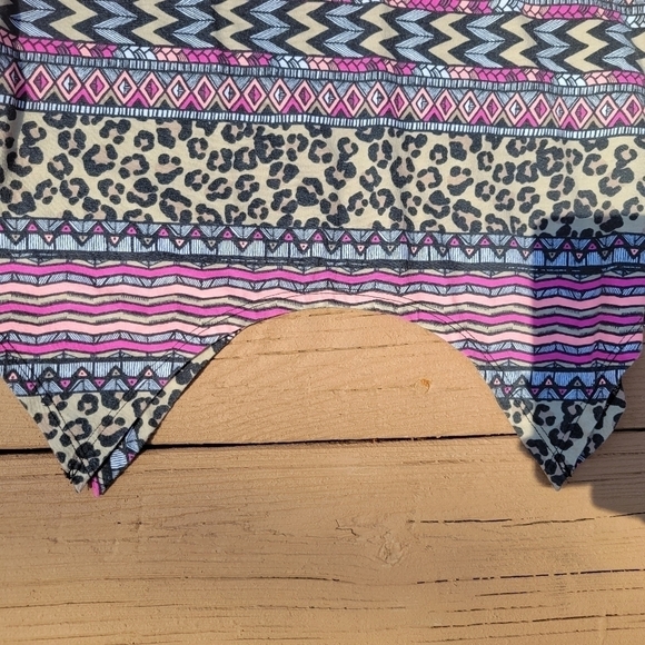 3/$15 Faded Glory Shark Bite Racerback Tanks… - Picture 12 of 14